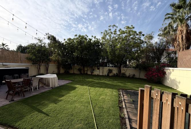 موقع رائع قطعة أرض كبيرة فيلا مستقلة