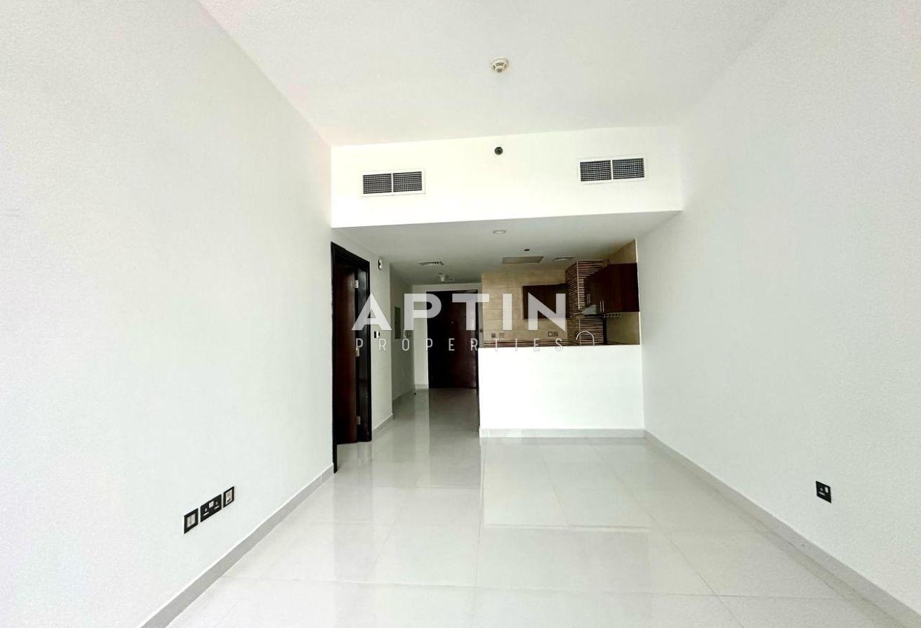 Elegant 1BR Apartment | Balcony | DSO photo 2
