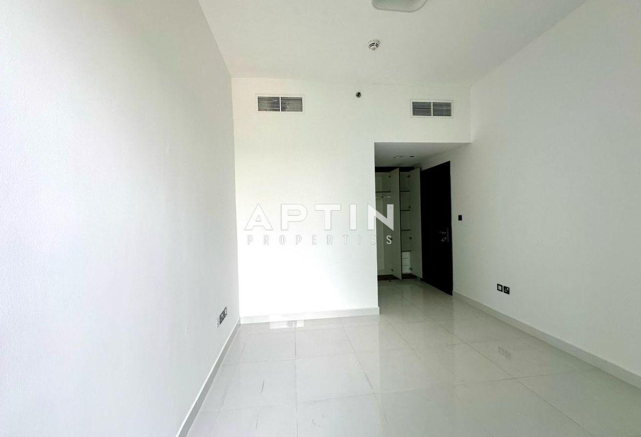 Elegant 1BR Apartment | Balcony | DSO photo 9