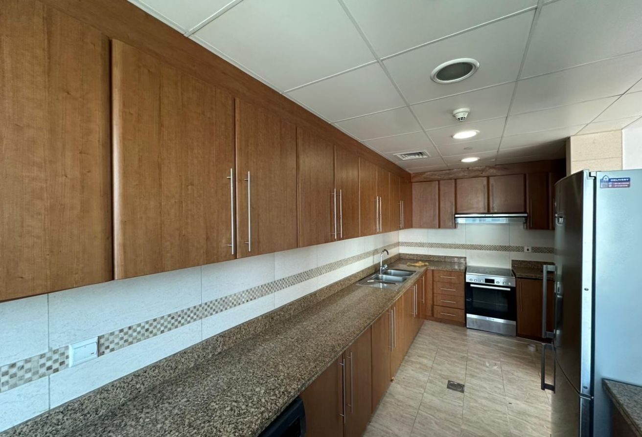 Sea View l Vacant l High Floor l 3 Parkings