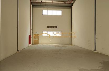 Warehouse - Studio for rent in Dubai Investment Park 1 (DIP 1) - Dubai Investment Park (DIP) - Dubai