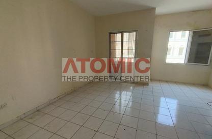 Apartment - Studio - 1 Bathroom for rent in Building U11 - Italy Cluster - International City - Dubai