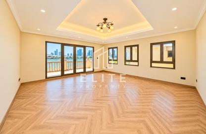 Villa - 4 - 6 for rent in Garden Homes Frond O - Garden Homes - Palm Jumeirah - Dubai