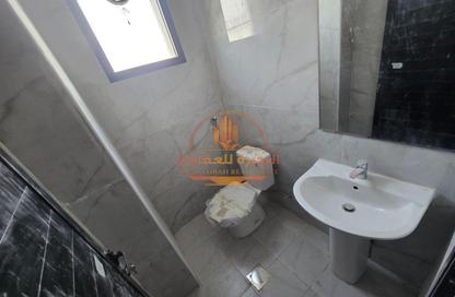 Warehouse - Studio - 1 Bathroom for rent in Umm Al Thuoob - Umm Al Quwain