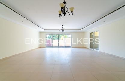 Villa - 5 Bedrooms - 5 Bathrooms for rent in Umm Suqeim 2 - Umm Suqeim - Dubai Villa - 5 Bedrooms - 5 Bathrooms for rent in Umm Suqeim 2 - Umm Suqeim - Dubai