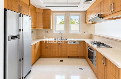 Villa - 3 - 4 for rent in District 6 - Jumeirah Park - Dubai
