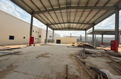 Factory - Studio - 4 Bathrooms for rent in Ali Mousa Building - Al Sajaa Industrial - Al Sajaa - Sharjah