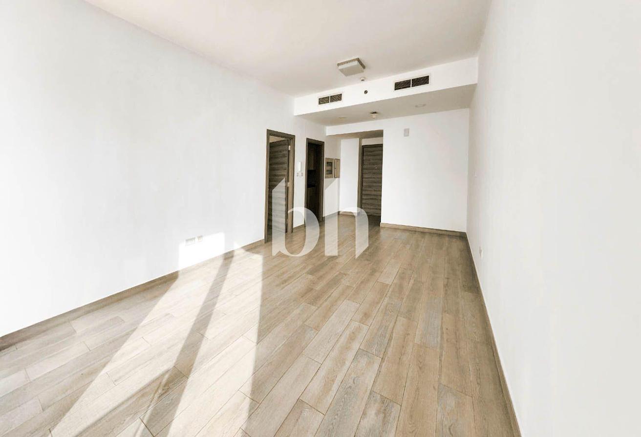 Unfurnished| Flexible payment term| Prime Location photo 6