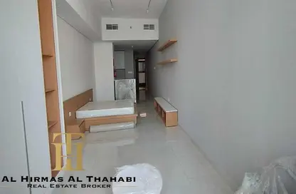 شقة - 1 حمام للايجار في برج بلو ويفز - مجمع دبي ريزيدنس - دبي لاند - دبي