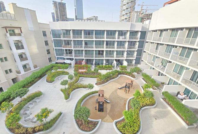 مؤثثة بالكامل | خالية الآن | إطلالة على الحديقة