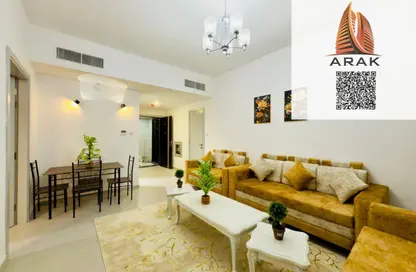 شقة - غرفة نوم - 2 حمامات للايجار في مساكن كورنيش عجمان - طريق كورنيش عجمان - عجمان