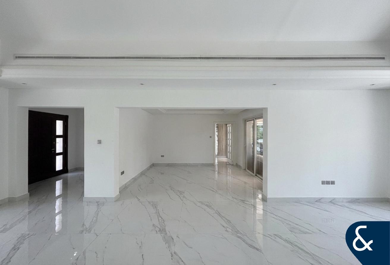 Upgraded Bungalow | Huge 10,632 sqft Plot photo 7