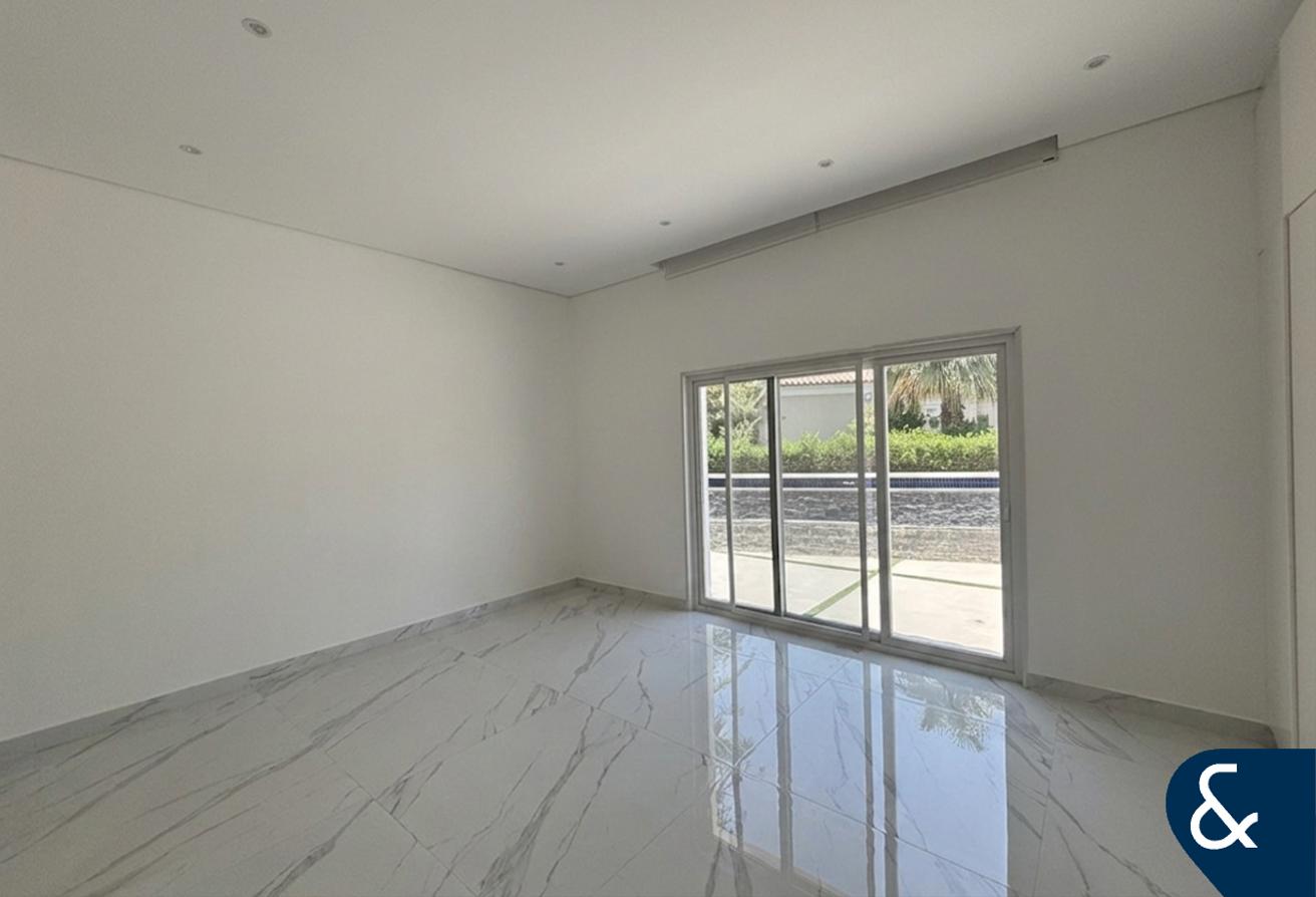 Upgraded Bungalow | Huge 10,632 sqft Plot photo 11
