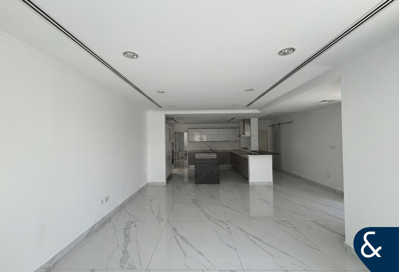 Upgraded Bungalow | Huge 10,632 sqft Plot photo 5