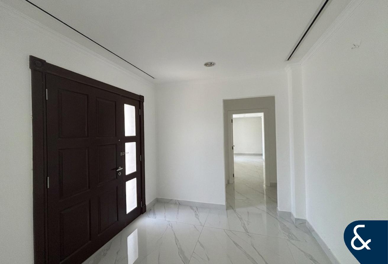 Upgraded Bungalow | Huge 10,632 sqft Plot photo 8
