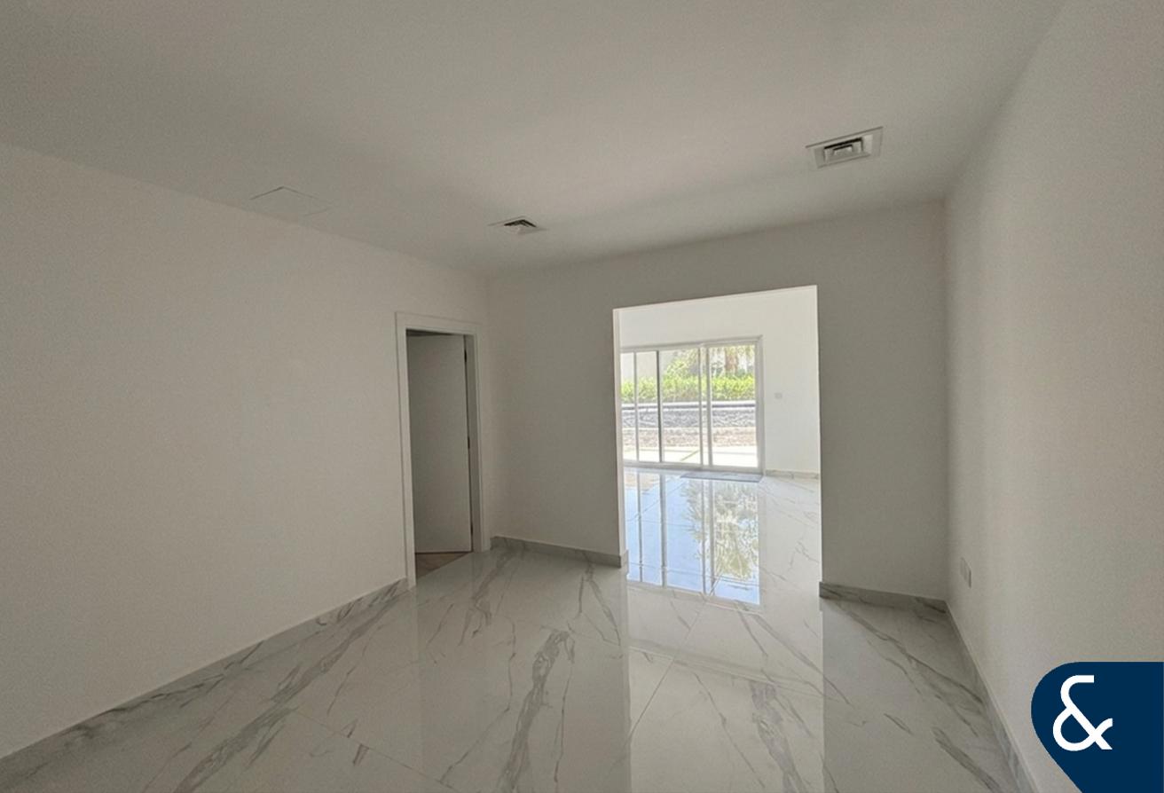 Upgraded Bungalow | Huge 10,632 sqft Plot photo 9