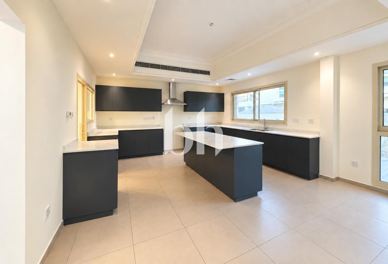 Spacious 5BR Villa | Umm Suqeim 3 | Prime Location photo 16