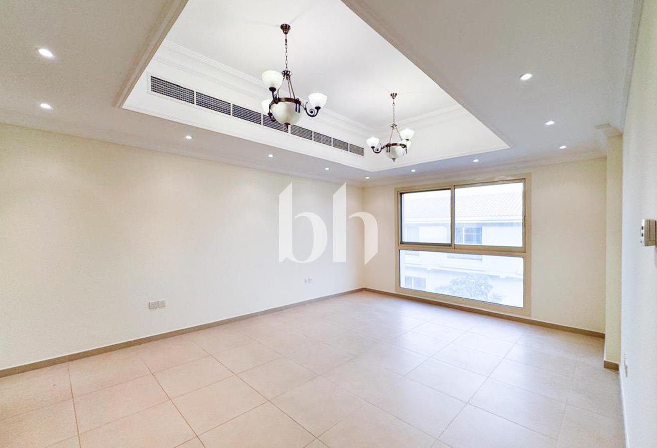 Spacious 5BR Villa | Umm Suqeim 3 | Prime Location photo 4