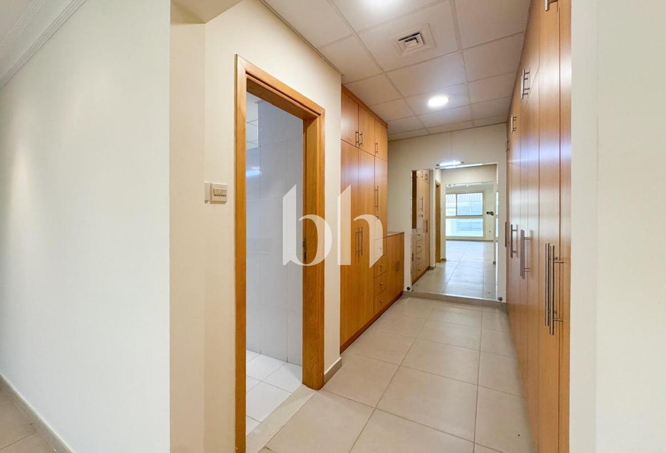 Spacious 5BR Villa | Umm Suqeim 3 | Prime Location photo 12