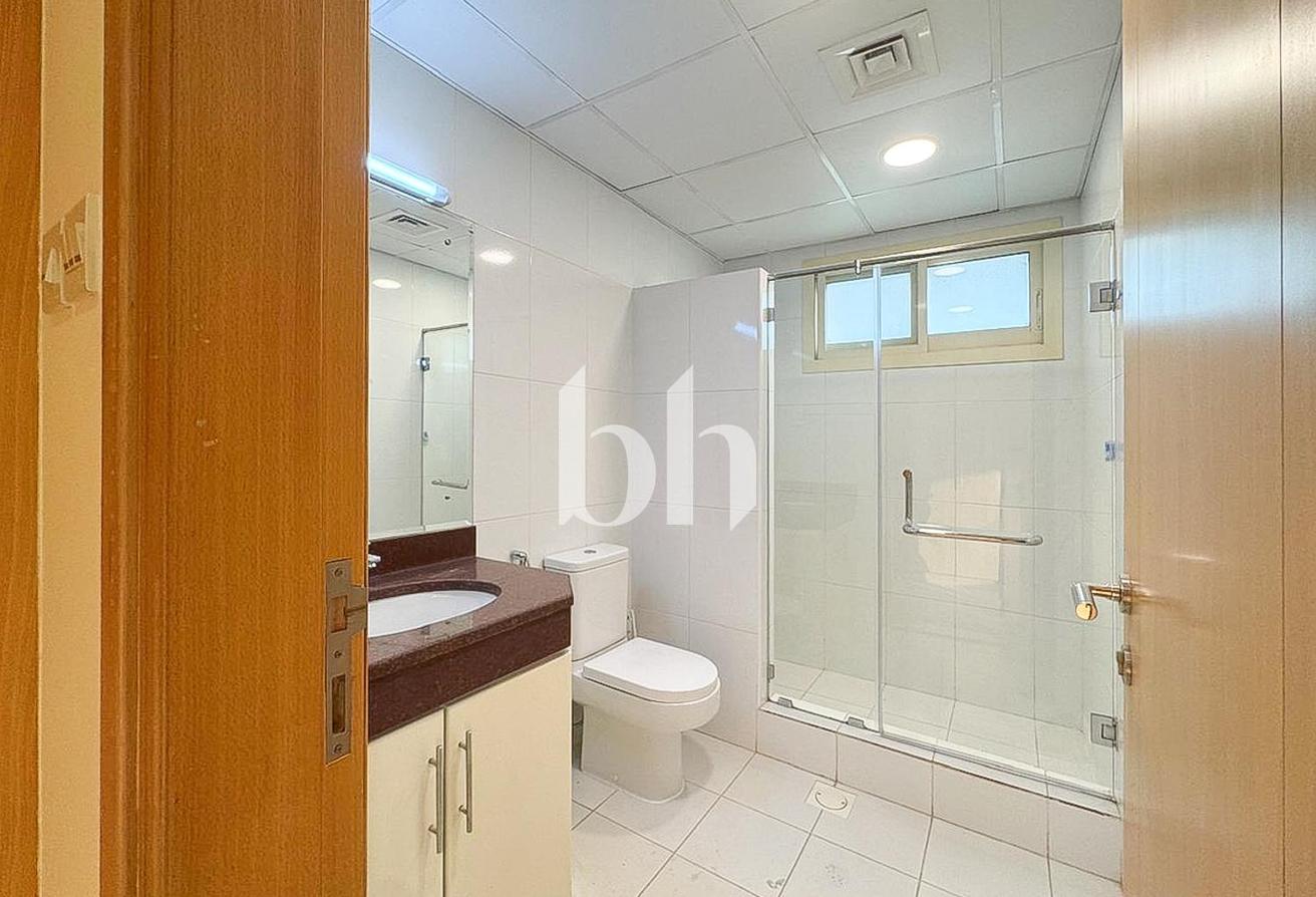 Spacious 5BR Villa | Umm Suqeim 3 | Prime Location photo 23