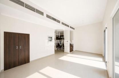 Townhouse - 3 - 4 for rent in Victoria - Damac Hills 2 - Dubai