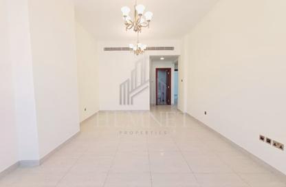 Apartment - 2 Bedrooms - 2 Bathrooms for rent in Yasmeen Building - Al Jaddaf - Dubai