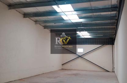 Warehouse - Studio - 1 for rent in Ras Al Khor - Dubai