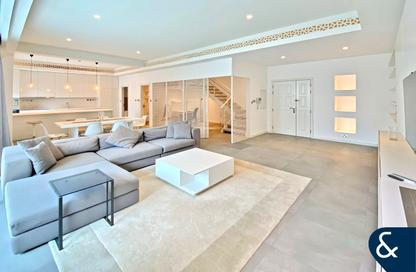 Apartment - 4 Bedrooms - 4 Bathrooms for sale in Azure - Dubai Marina - Dubai