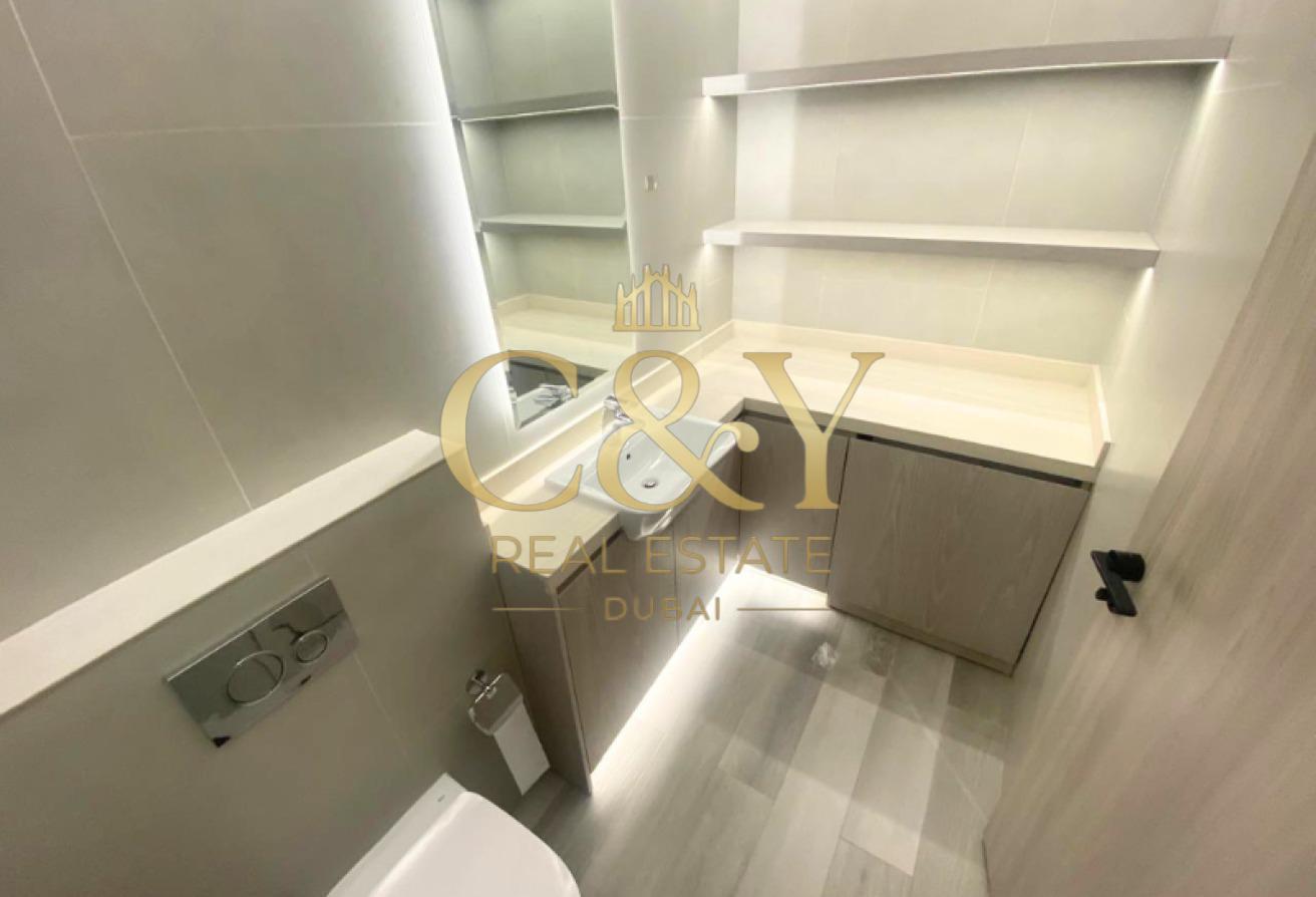 Luxury Furnished * Ready To move in * 5 min Mall photo 10