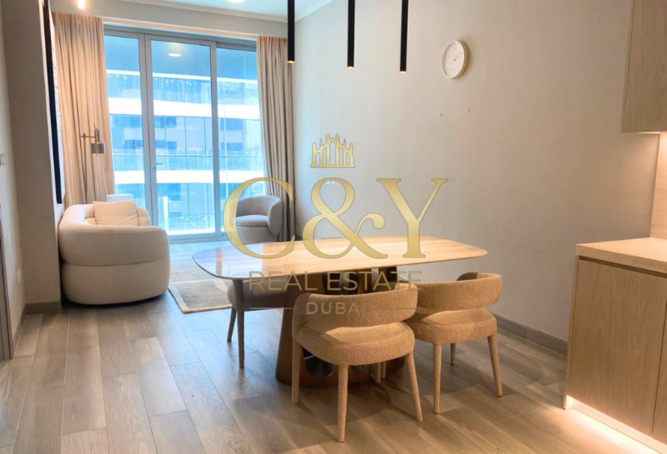 Luxury Furnished * Ready To move in * 5 min Mall photo 3