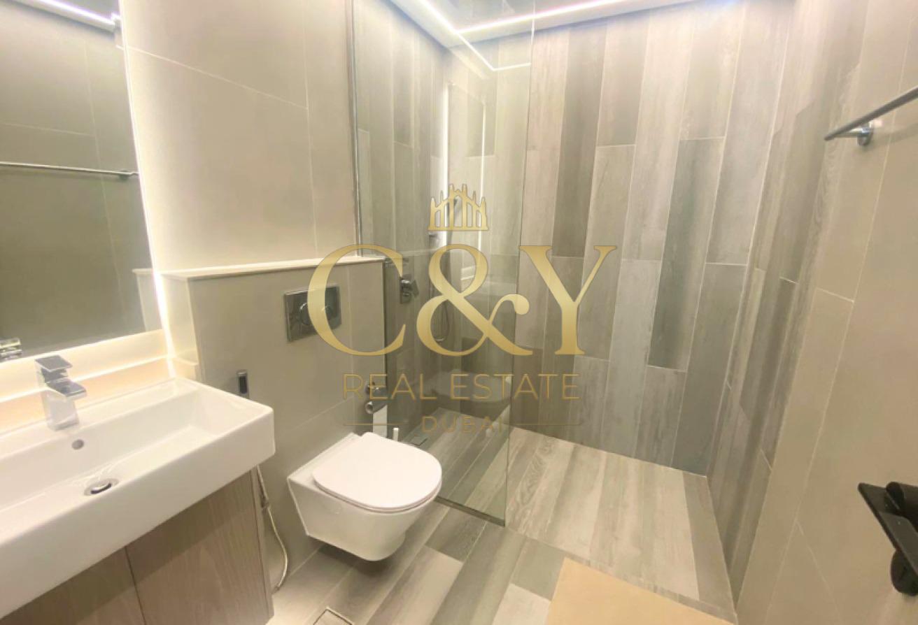 Luxury Furnished * Ready To move in * 5 min Mall photo 11