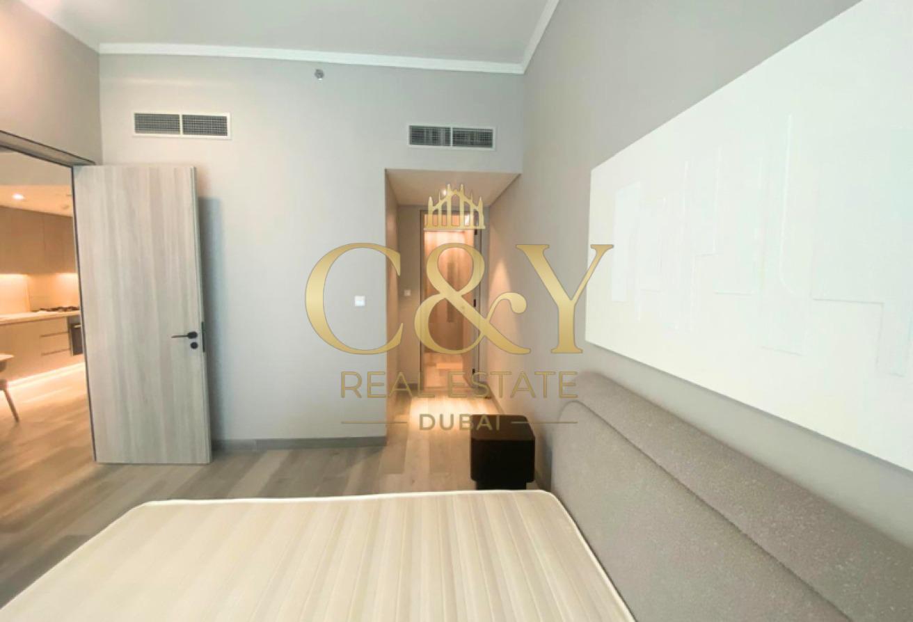 Luxury Furnished * Ready To move in * 5 min Mall photo 7