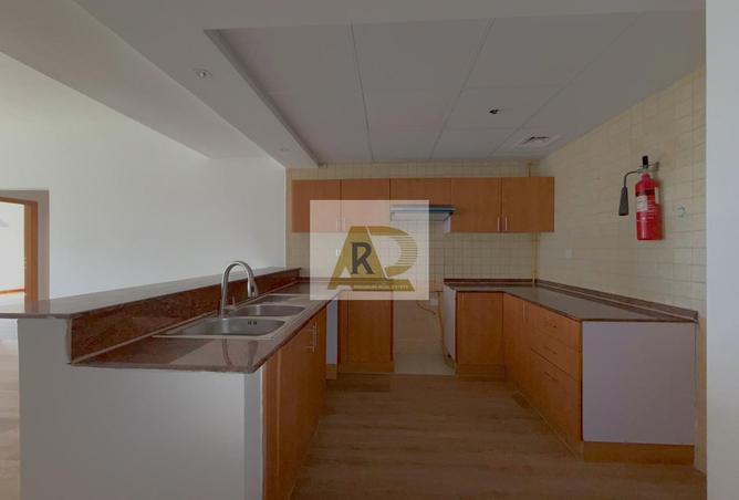 78205242 - Property Image 3