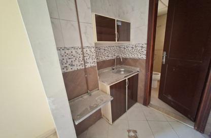 Apartment - Studio - 1 for rent in Fire Station Road - Muwaileh - Sharjah