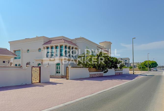 Exclusive Sale | Huge Layout Villa | Private Pool