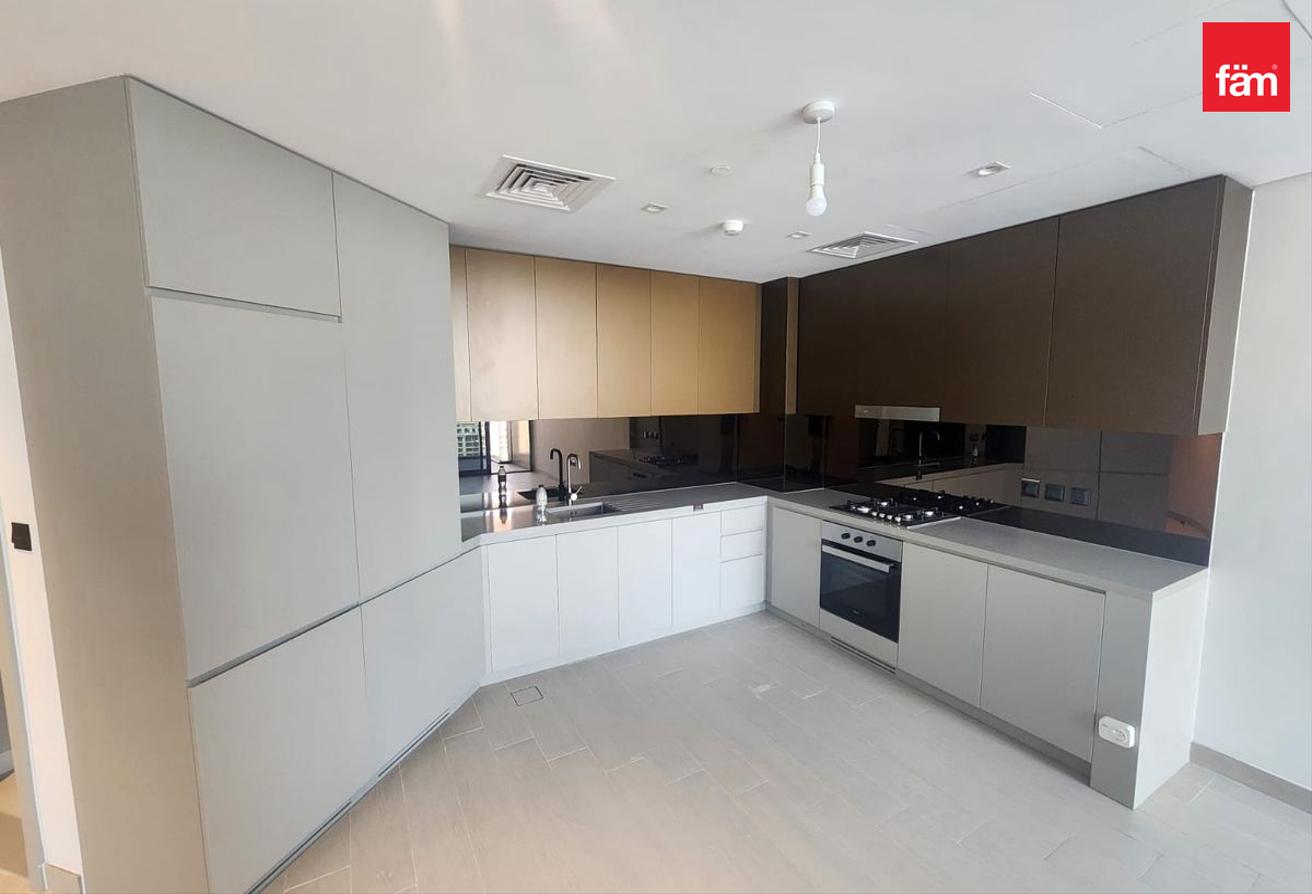 Family Living | Prime Area | Best Price photo 4