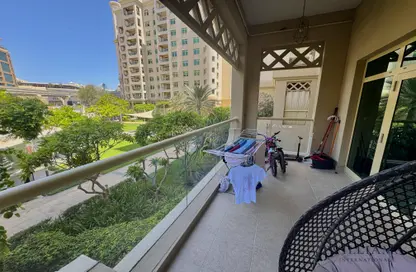 Apartment - 2 Bedrooms - 3 Bathrooms for sale in Al Anbara - Shoreline Apartments - Palm Jumeirah - Dubai
