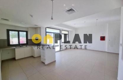 Townhouse - 3 Bedrooms - 4 Bathrooms for rent in Zahra Breeze Apartments 3B - Zahra Breeze Apartments 3 - Zahra Breeze Apartments - Town Square - Dubai