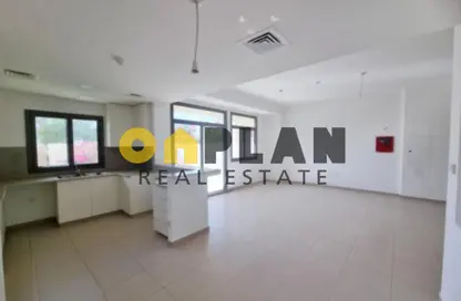 Townhouse - 3 Bedrooms - 4 Bathrooms for rent in Zahra Breeze Apartments 3B - Zahra Breeze Apartments 3 - Zahra Breeze Apartments - Town Square - Dubai