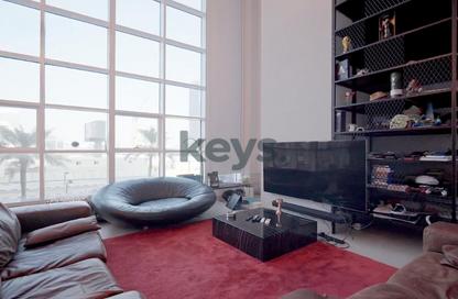 Duplex - 1 Bedroom - 1 Bathroom for rent in Marina Arcade Tower - Dubai Marina - Dubai