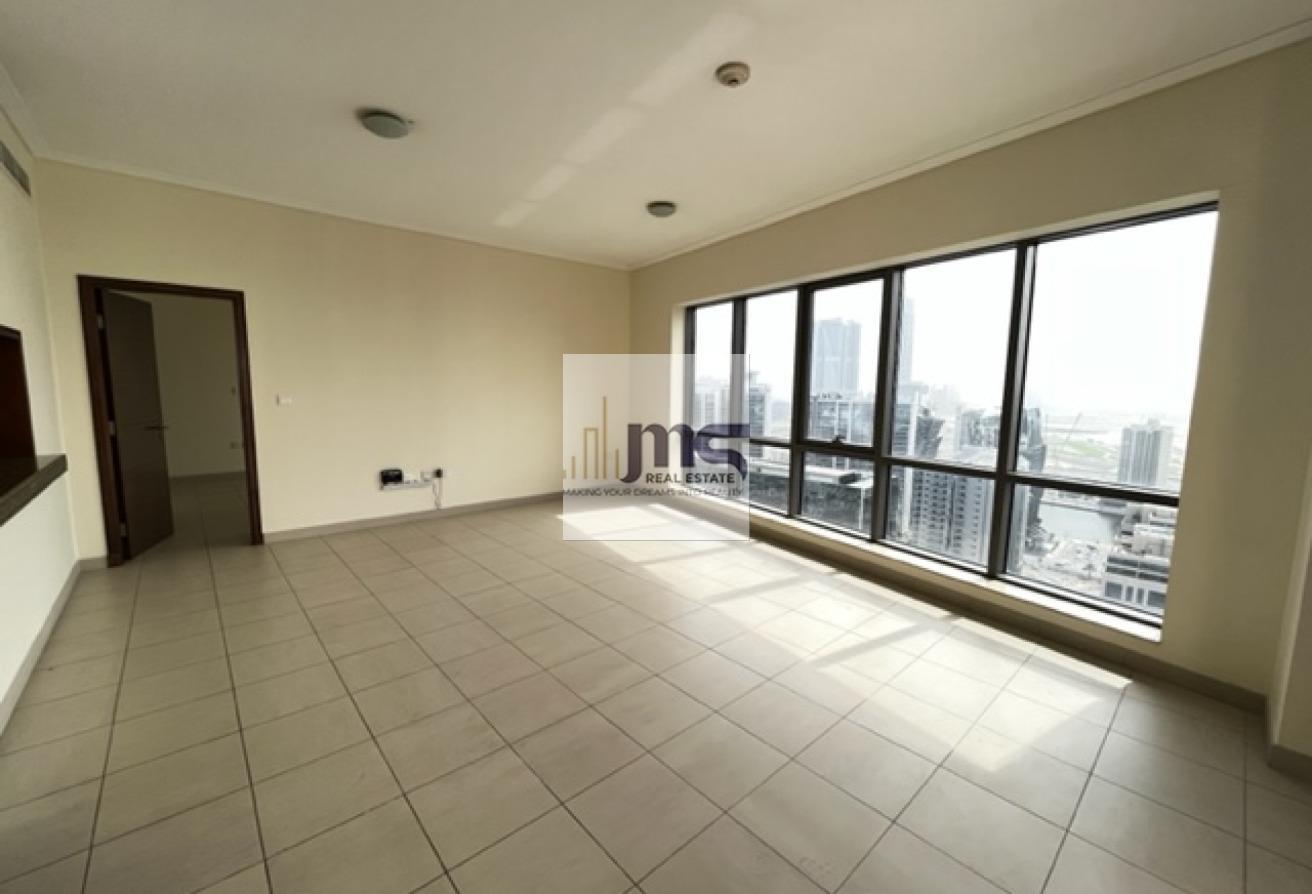 Top floors- Burj facing- Study unit photo 8