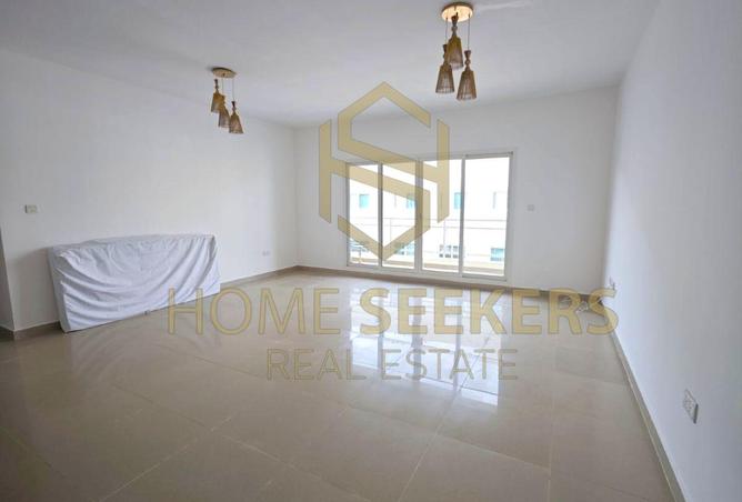 2-bed apartment in Tower 21 · Vacant — photo 3