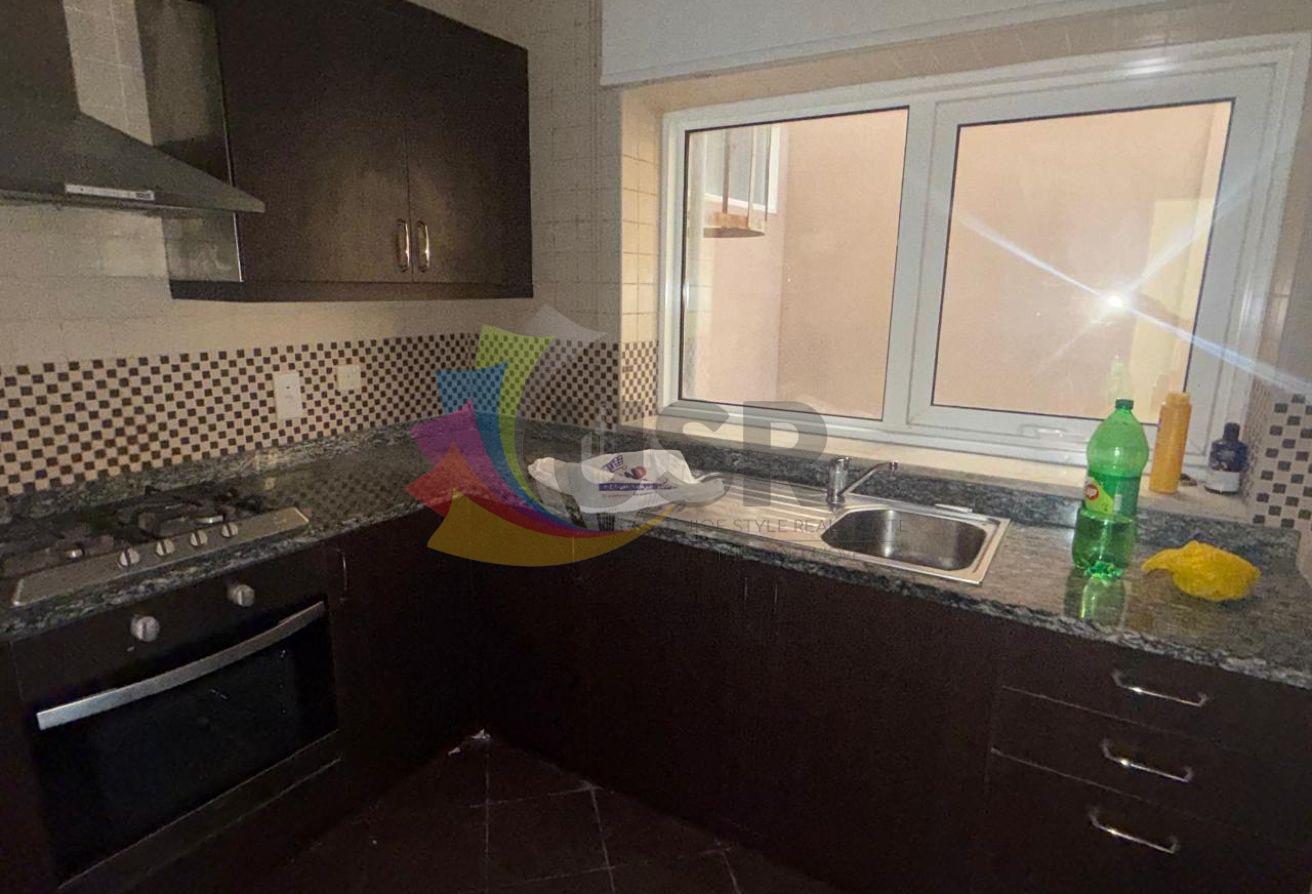 INDEPENDENT 4BHK W/ MAID ROOM | 2 PARKINGS | 325K photo 11