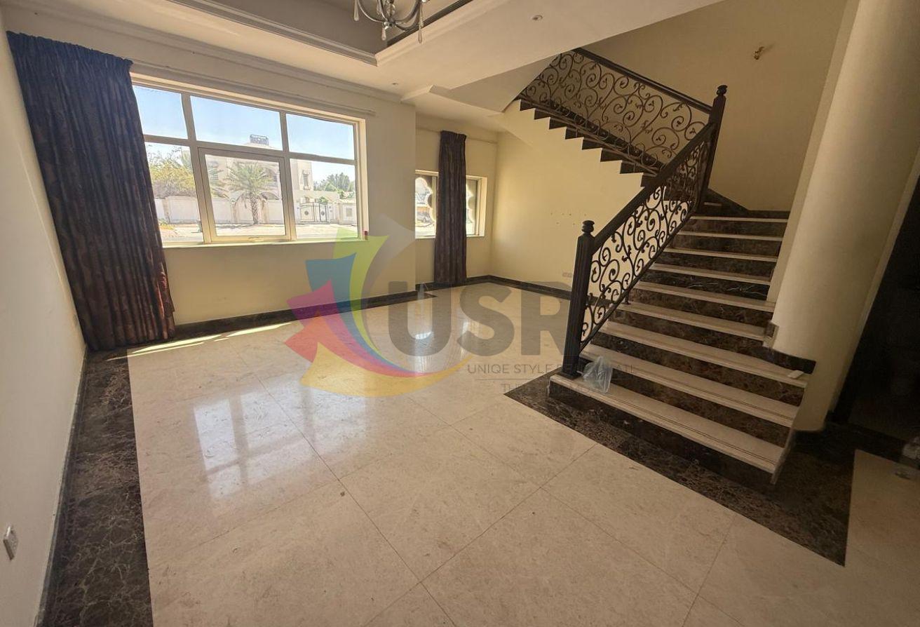 INDEPENDENT 4BHK W/ MAID ROOM | 2 PARKINGS | 325K photo 5