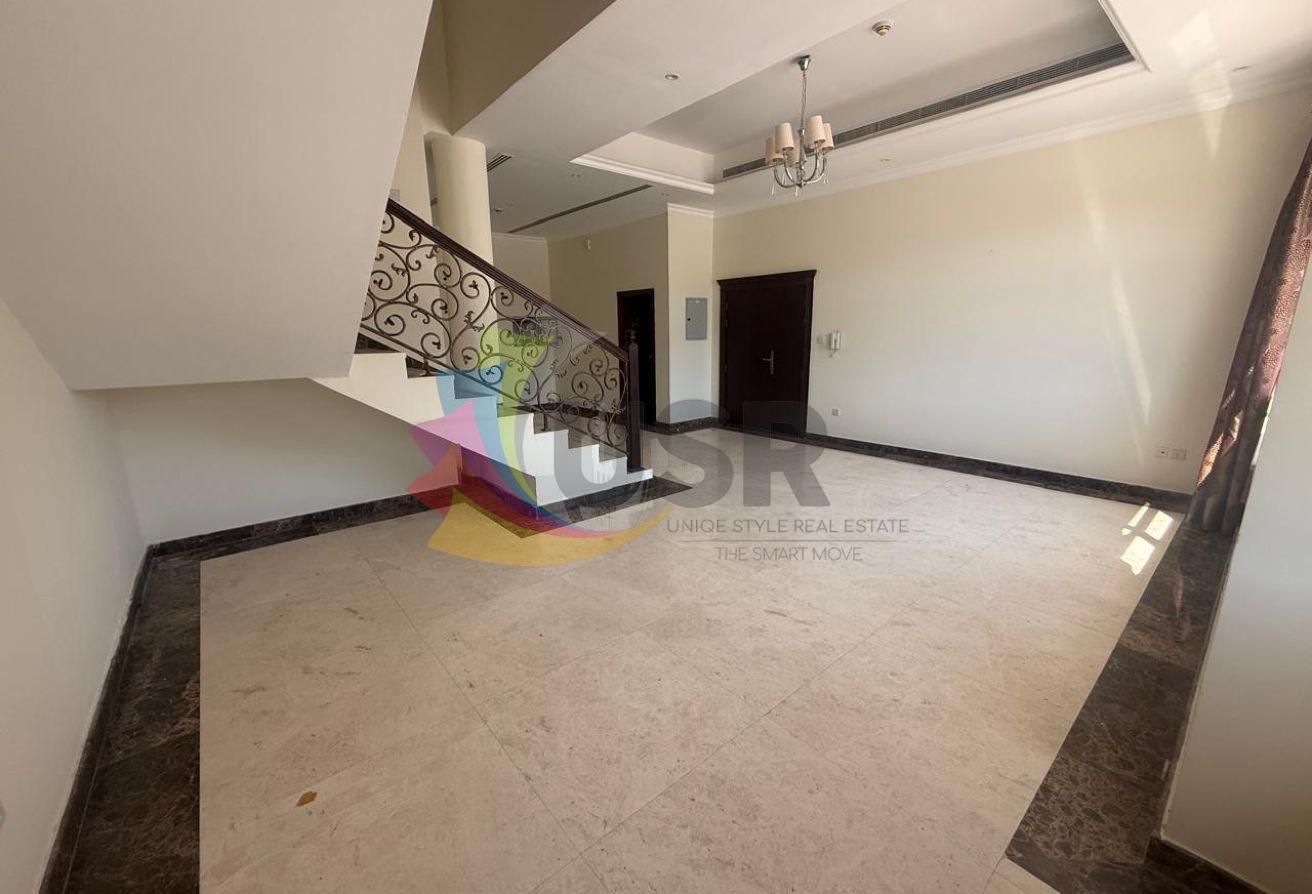 INDEPENDENT 4BHK W/ MAID ROOM | 2 PARKINGS | 325K photo 3