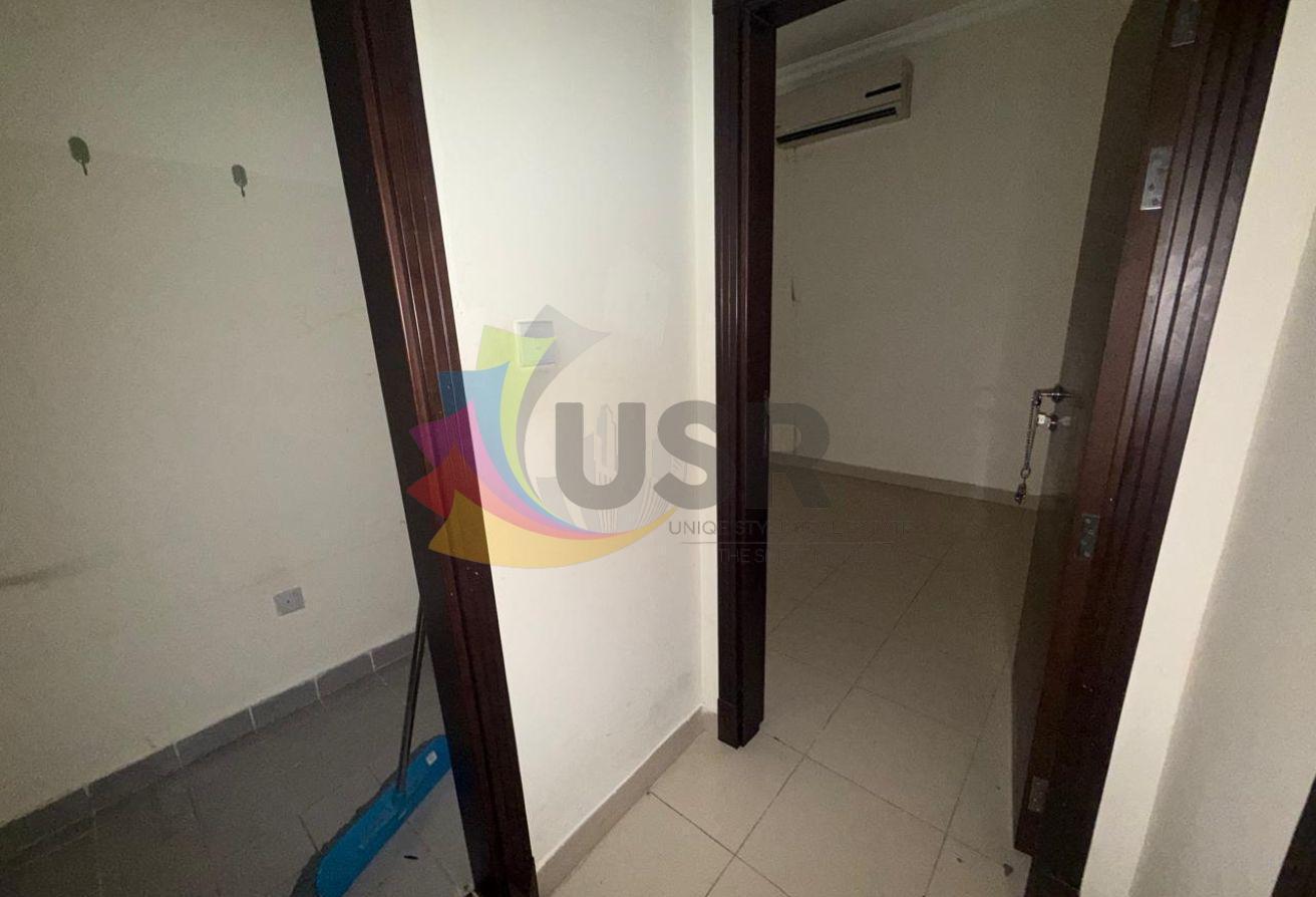 INDEPENDENT 4BHK W/ MAID ROOM | 2 PARKINGS | 325K photo 26