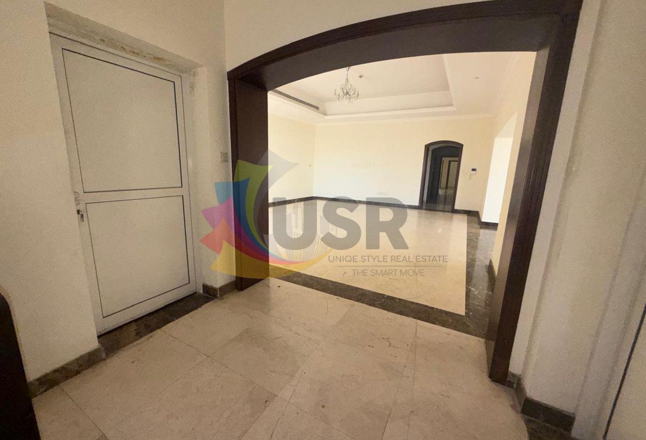 INDEPENDENT 4BHK W/ MAID ROOM | 2 PARKINGS | 325K photo 14