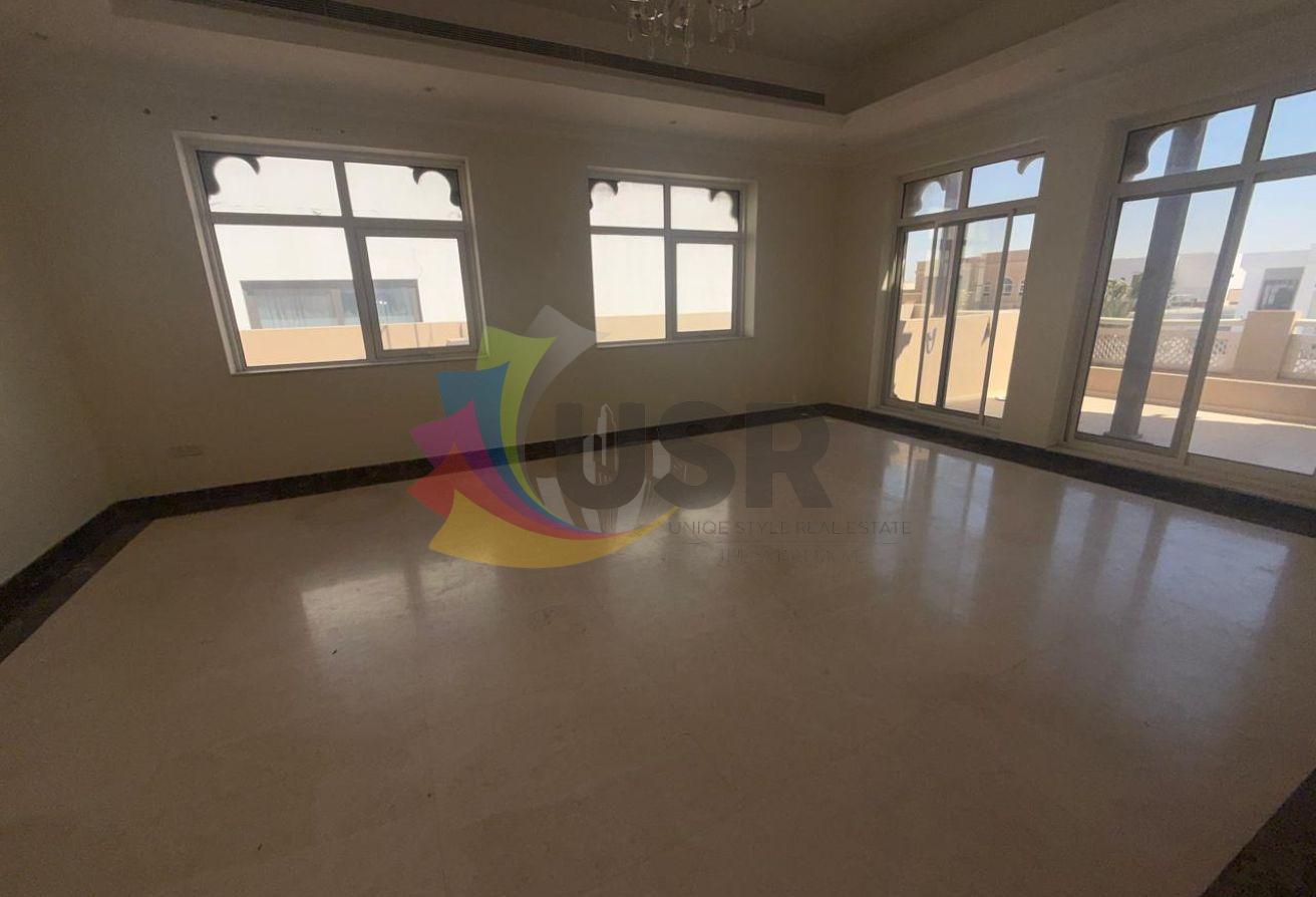 INDEPENDENT 4BHK W/ MAID ROOM | 2 PARKINGS | 325K photo 4