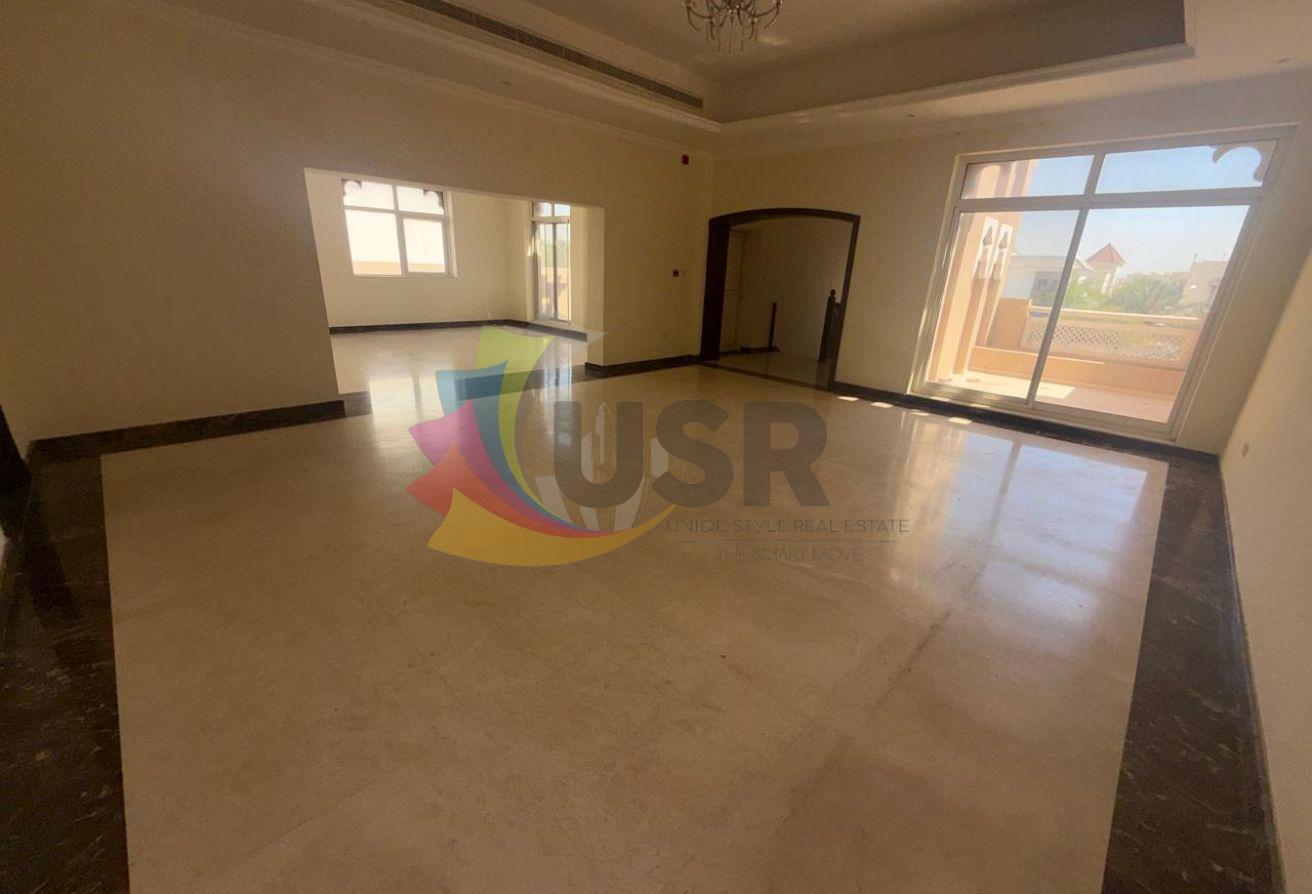 INDEPENDENT 4BHK W/ MAID ROOM | 2 PARKINGS | 325K photo 2