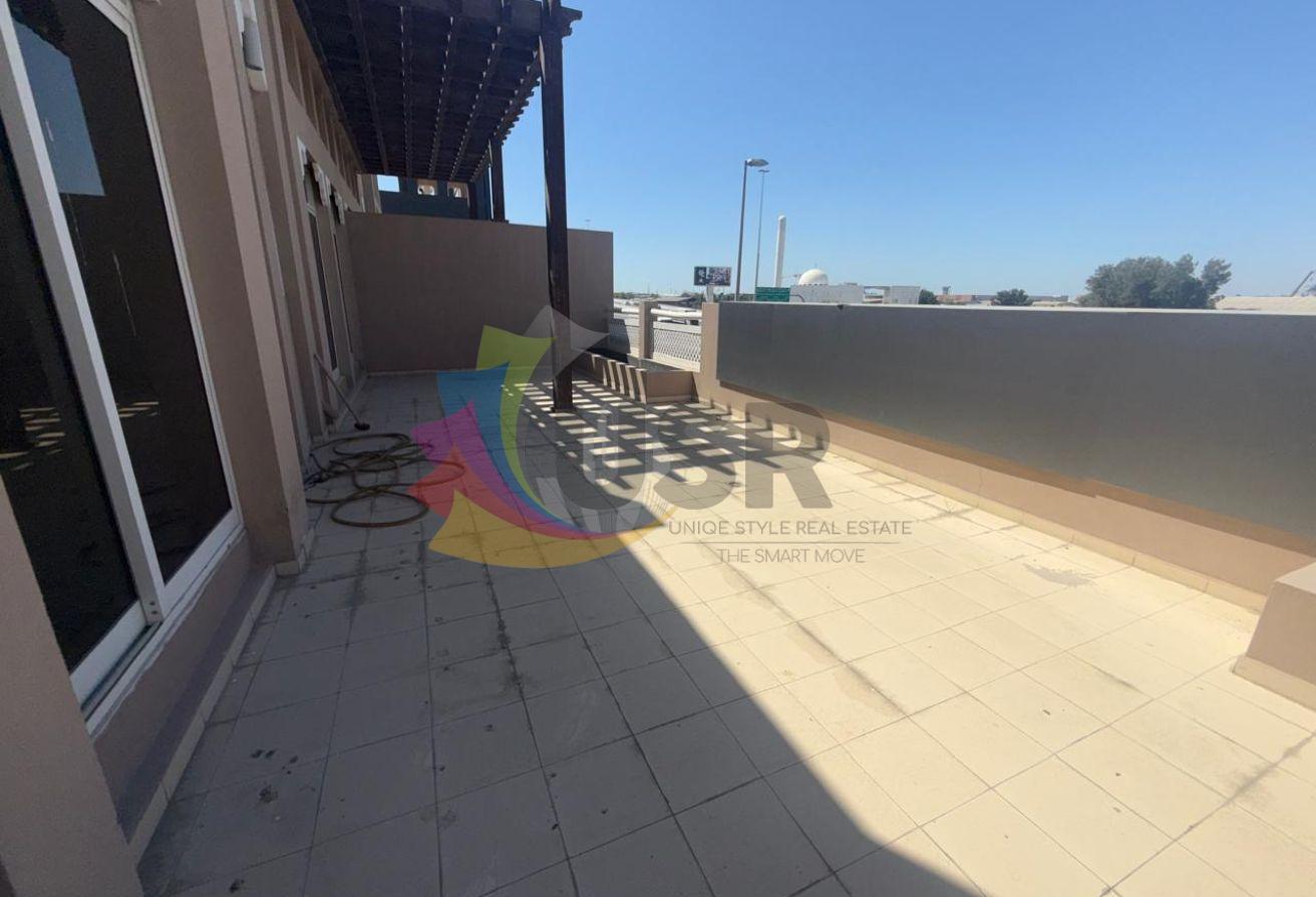 INDEPENDENT 4BHK W/ MAID ROOM | 2 PARKINGS | 325K photo 17